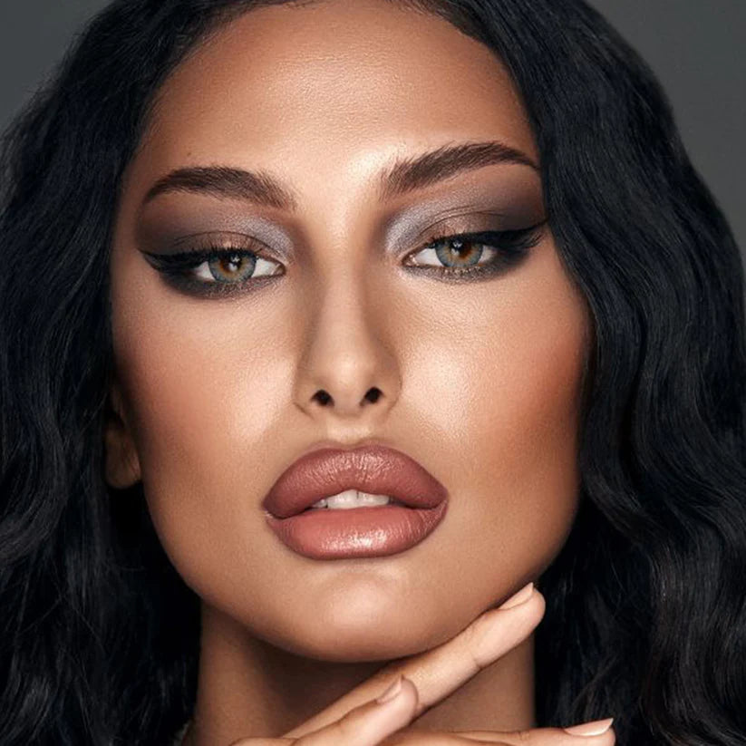 Daily disposable Ocean Blue cosmetic contact lenses by Bella