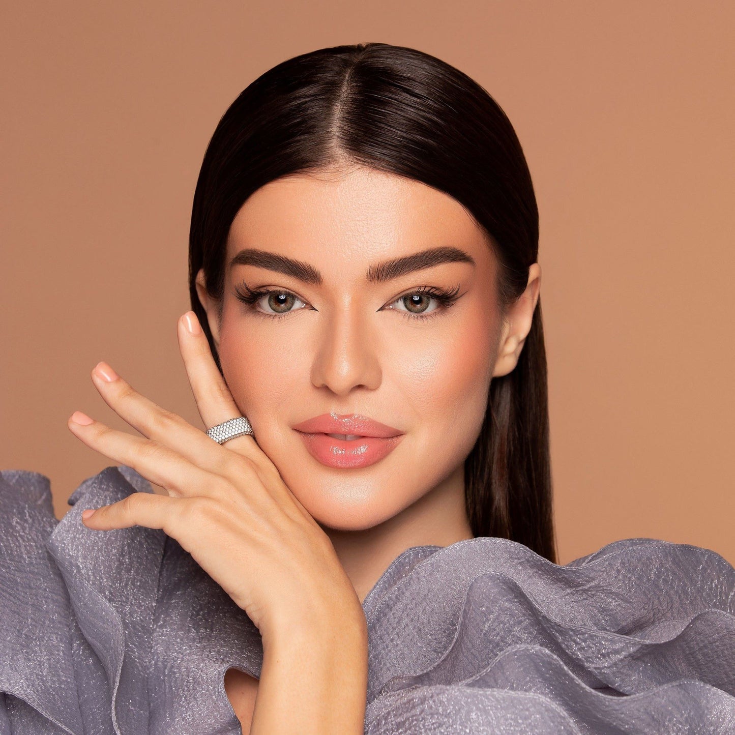 Bella One Day Pine colour contact lenses with 55% water content