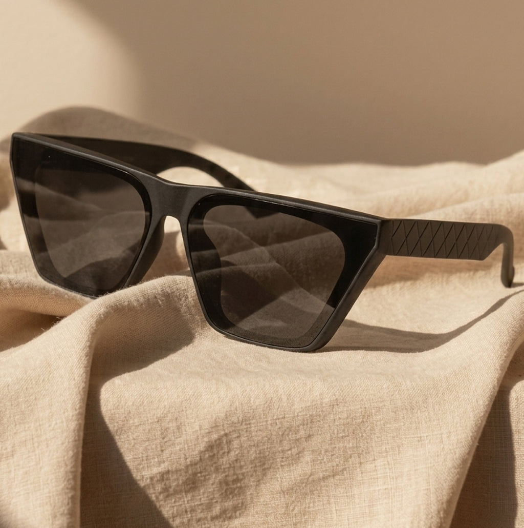 Chic Black Rectangular Cat-Eye Sunglasses UV Protection Retro Fashion Frame | Female Sunglasses
