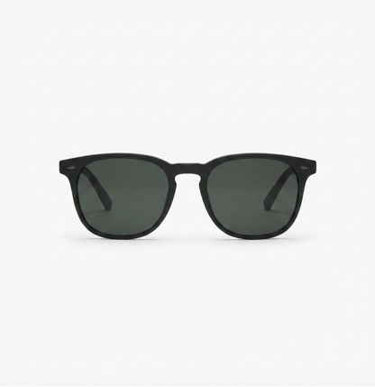 Lightweight unisex wayfarer sunglasses in matte black finish