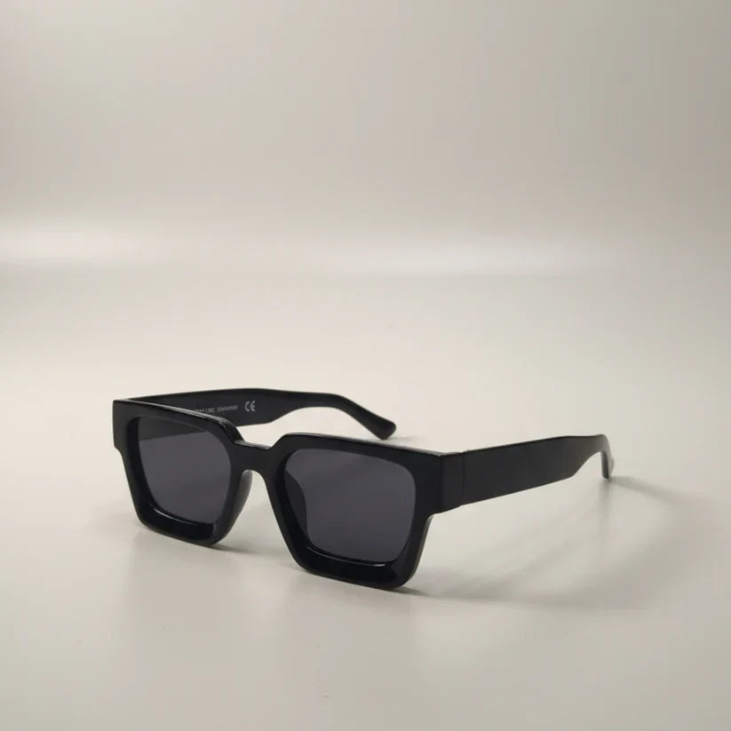 Vintage Black Polarized Sunglasses – Classic Style & UV Protection | Optical Plaza